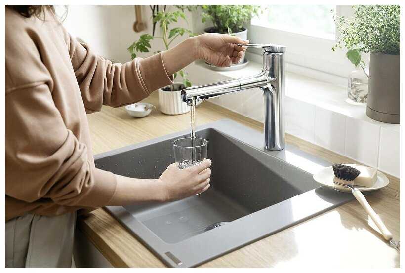 Кухонный смеситель Hansgrohe Zesis M33 2jet для кухни 160мм с вытяжным душем sBox lite [74804670] фотография 8