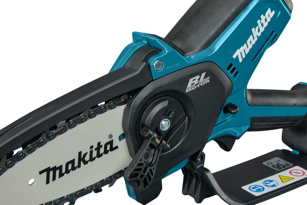Пила цепная аккумуляторная Makita UC100DZ фотография 9