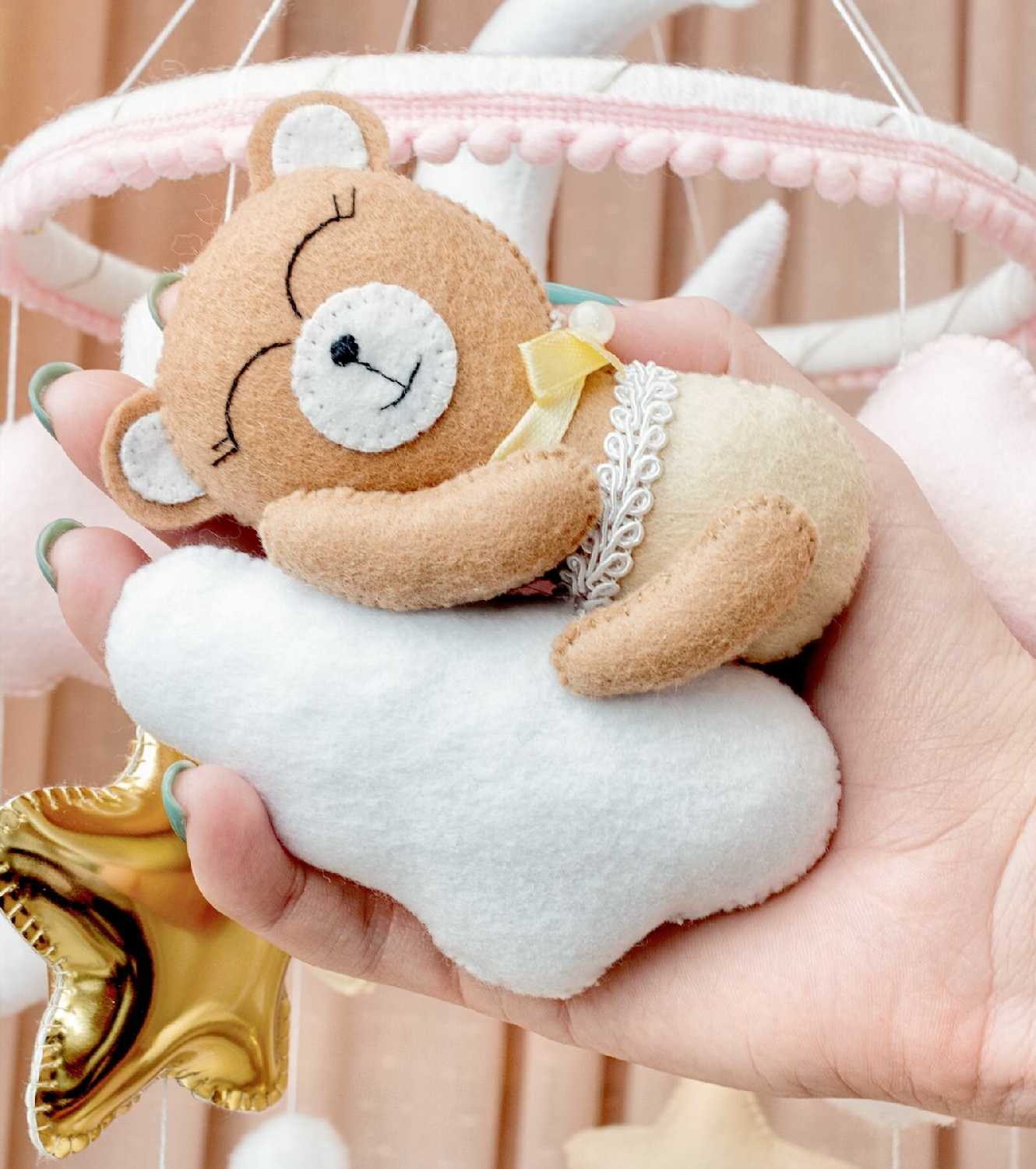 Мобиль в кроватку для новорожденных с подсветкой фотография 34