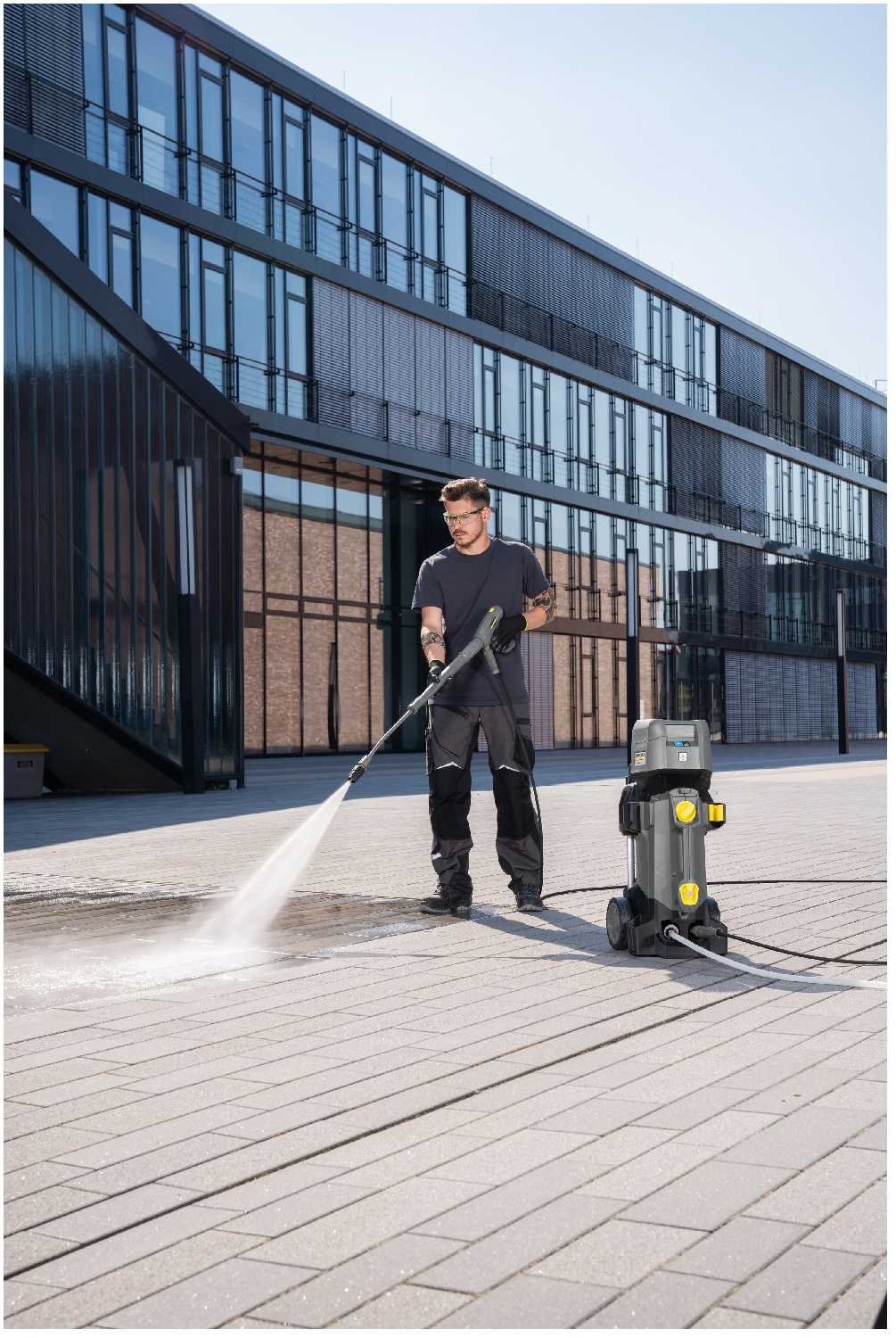 Мойка высокого давления KARCHER HD 4/11 C Bp (378 л/ч) фотография 1