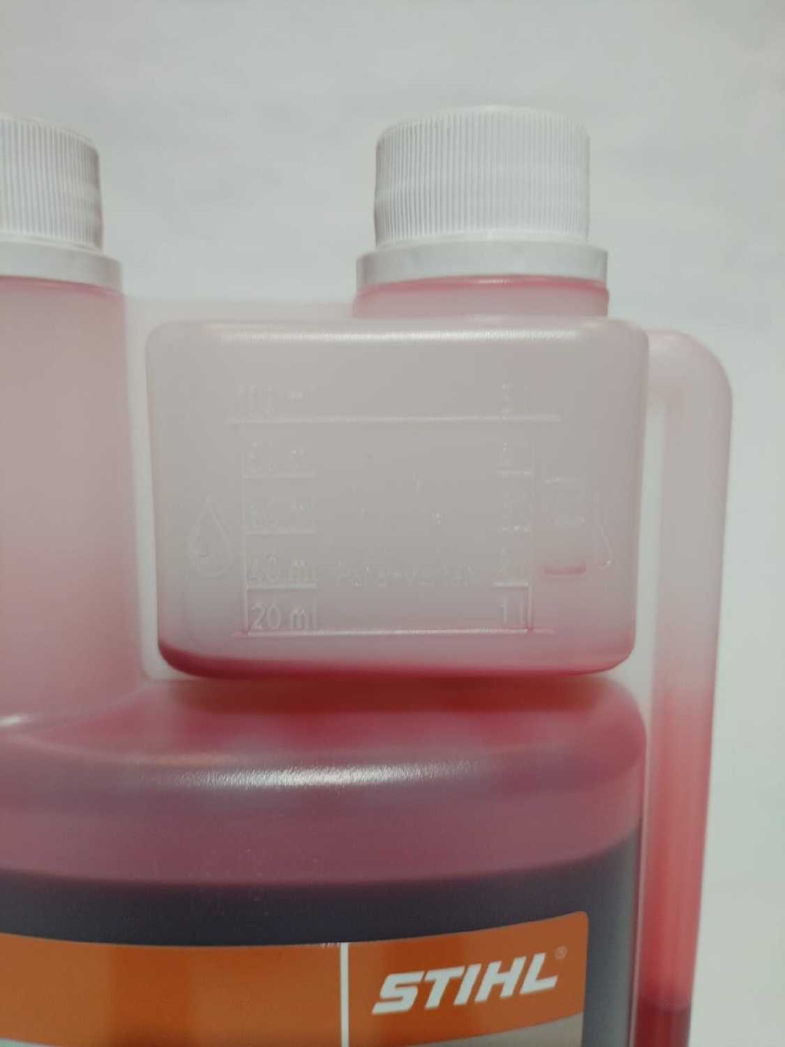 Комплект из двух канистр моторного масла STIHL с дозатором, 1 литр, 2 штуки (2x1) фотография 3