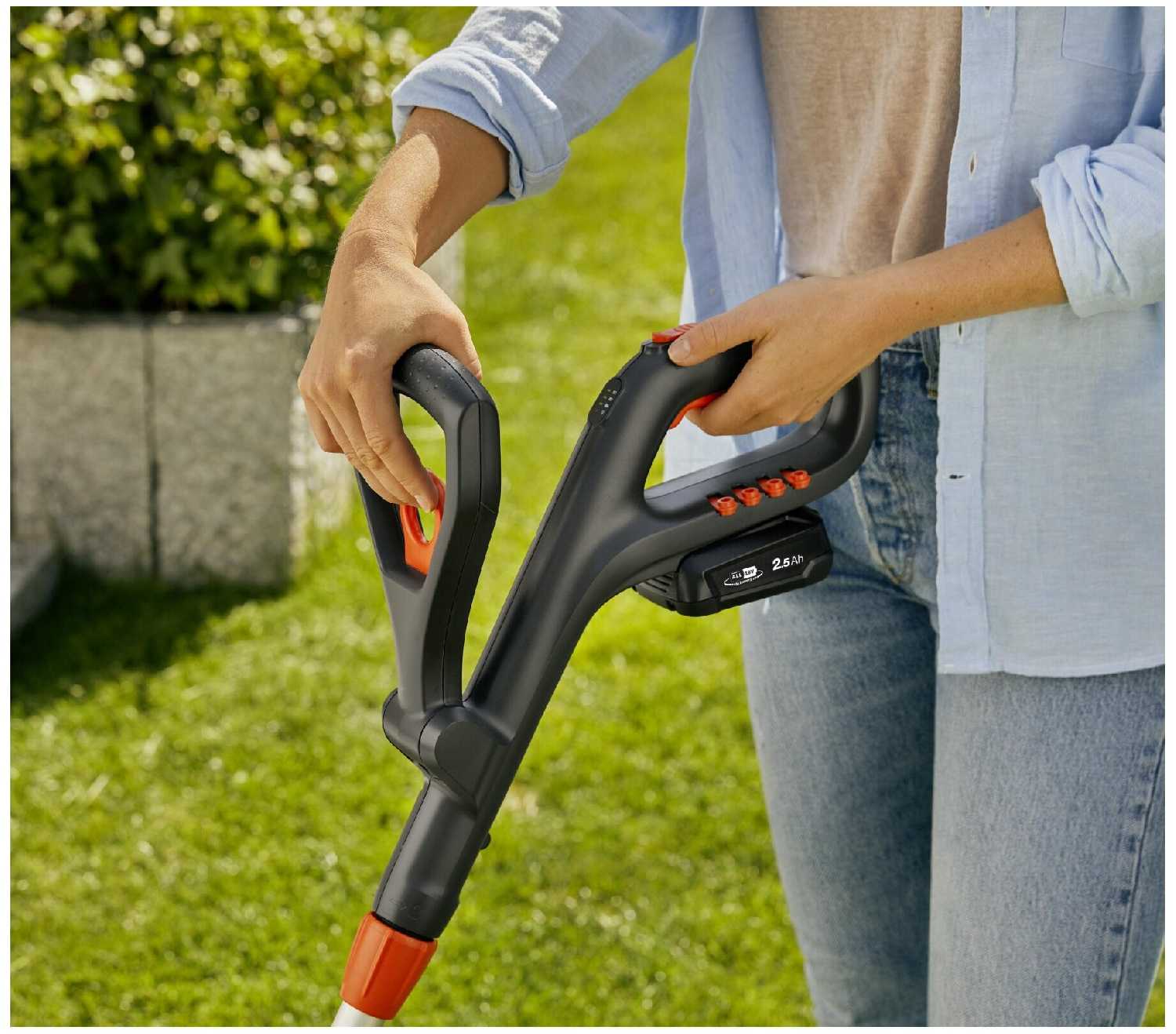 Триммер аккумуляторный GARDENA ComfortCut 23/18V P4A фотография 1