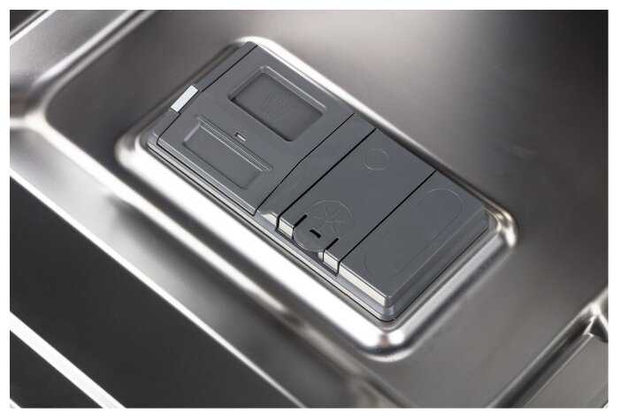 Посудомоечная машина Whirlpool WSFC 3M17 фотография 2