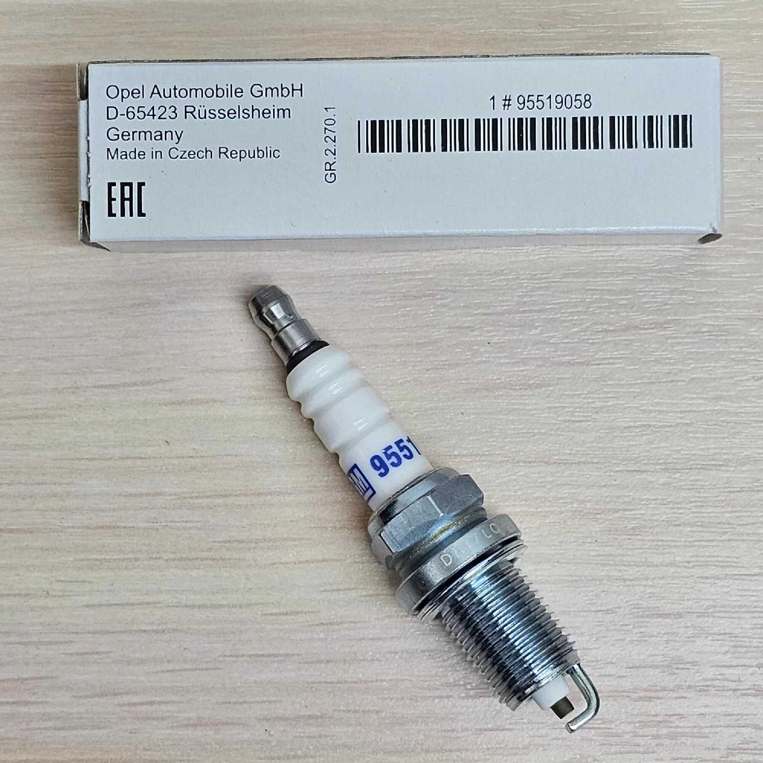 Свеча зажигания оригинальная для двигателей Z16XEP, Z16XE1, Z16XER, Z18XER, A16XER, A18XER Опель фотография 28