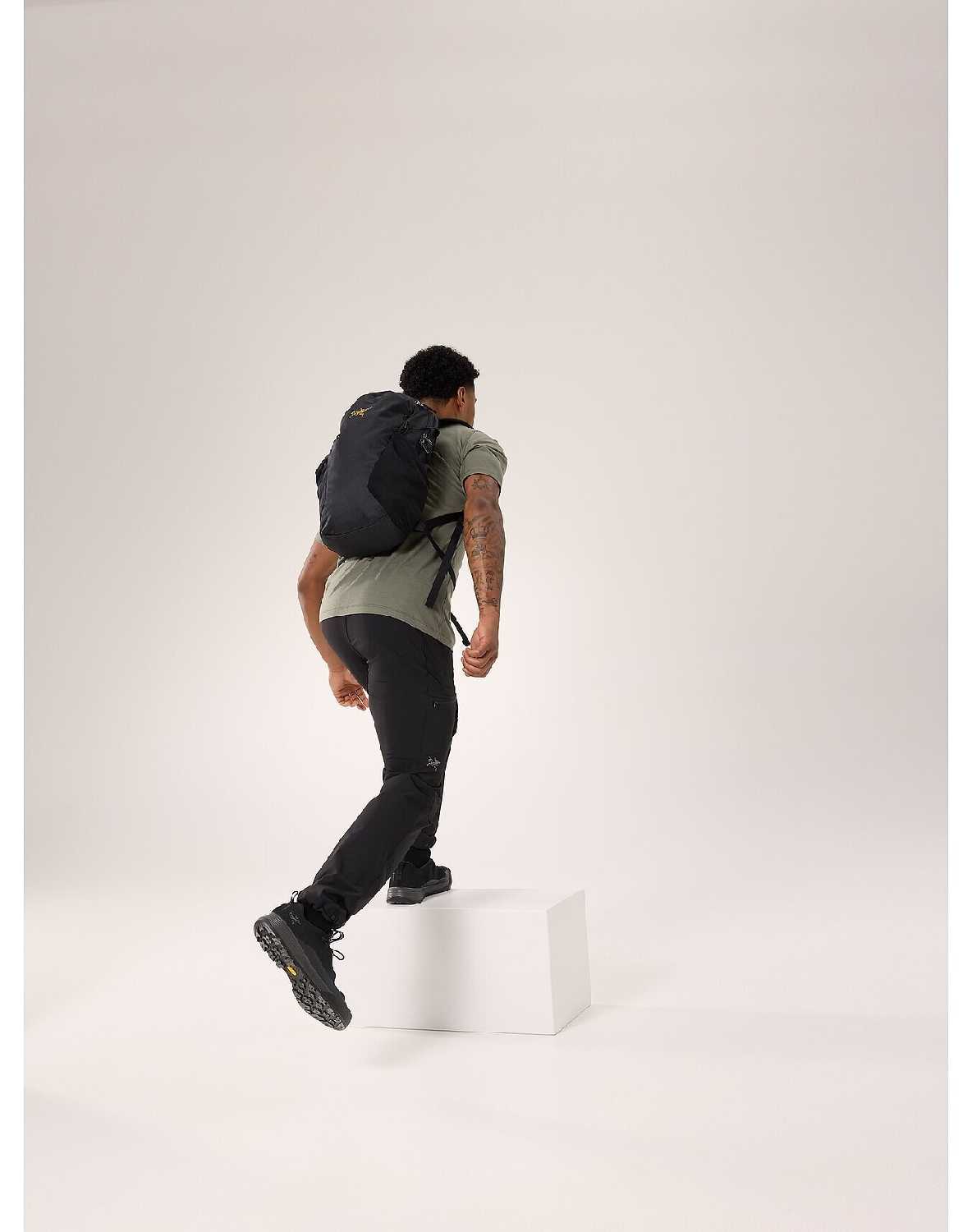 Рюкзак Arc'teryx Mantis 16 Black фотография 8