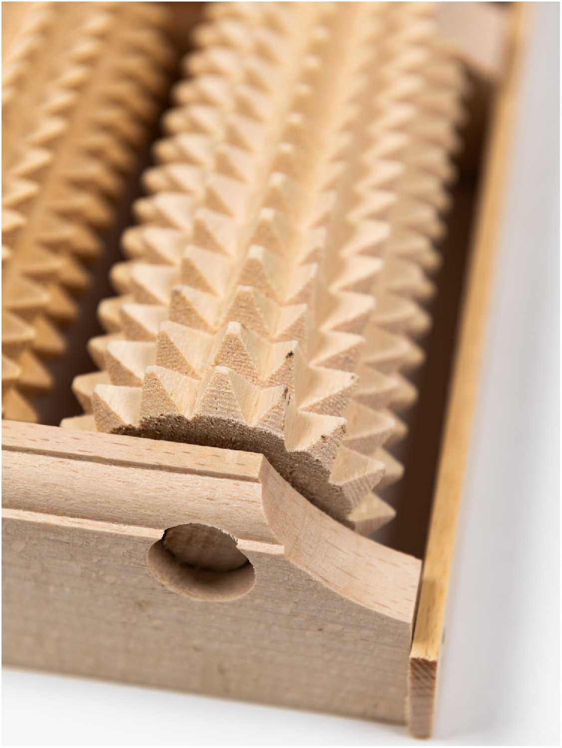 Массажер для стоп деревянный массажер для ног фотография 7