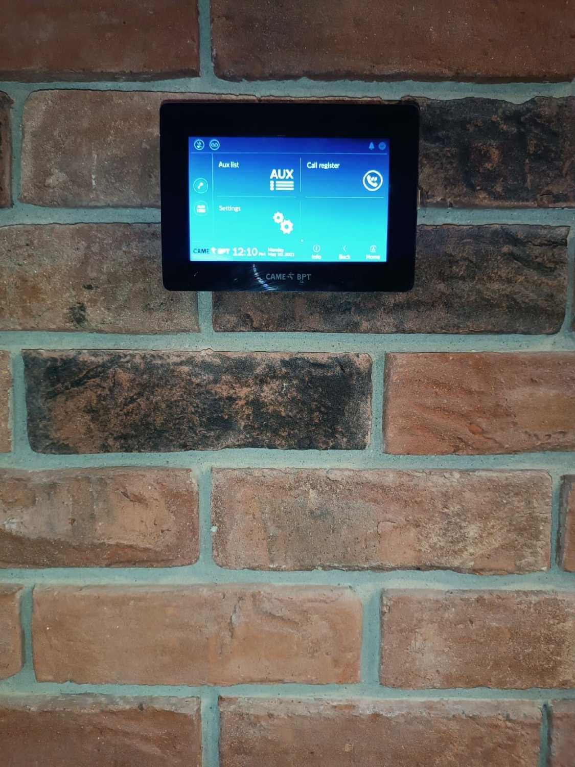 Абонентское IP-устройство CAME XTS 5IP hands-free с сенсорным 5’’ дисплеем, локальным и POE питанием (840CH-0100) фотография 13