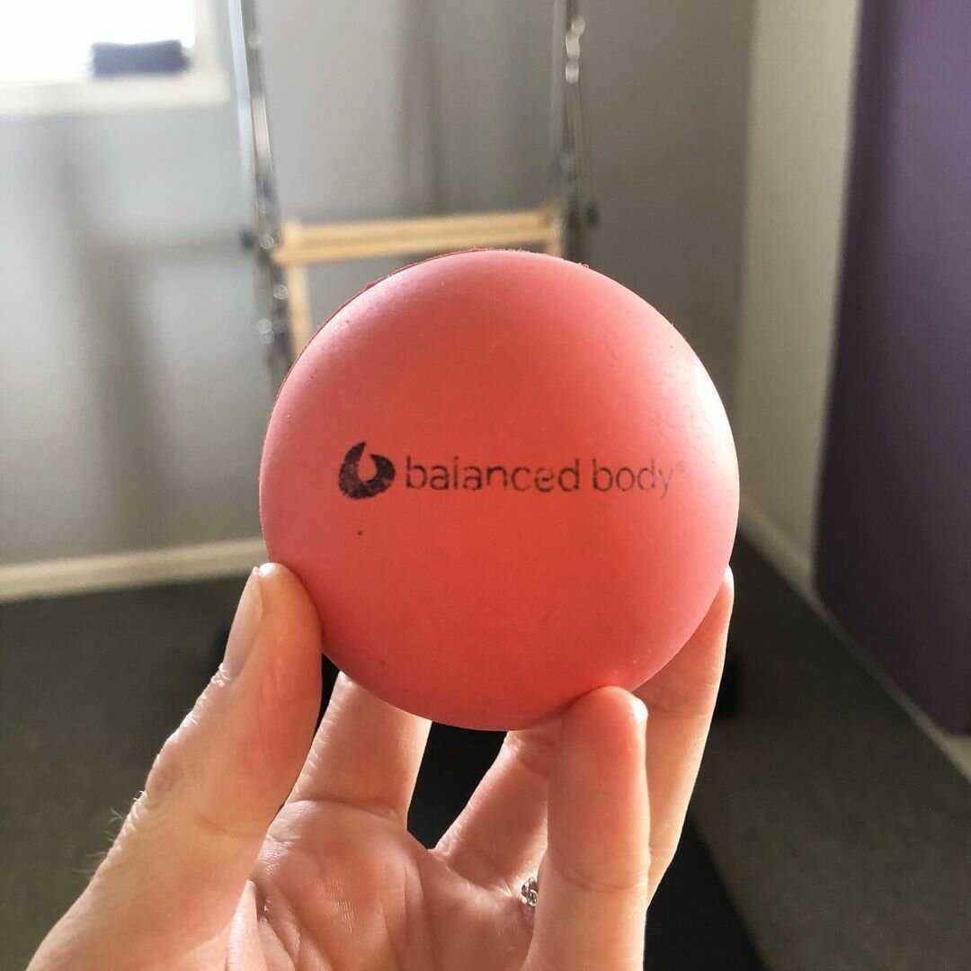 Мяч массажный спортивный BALANCED BODY Pinky Ball фотография 2
