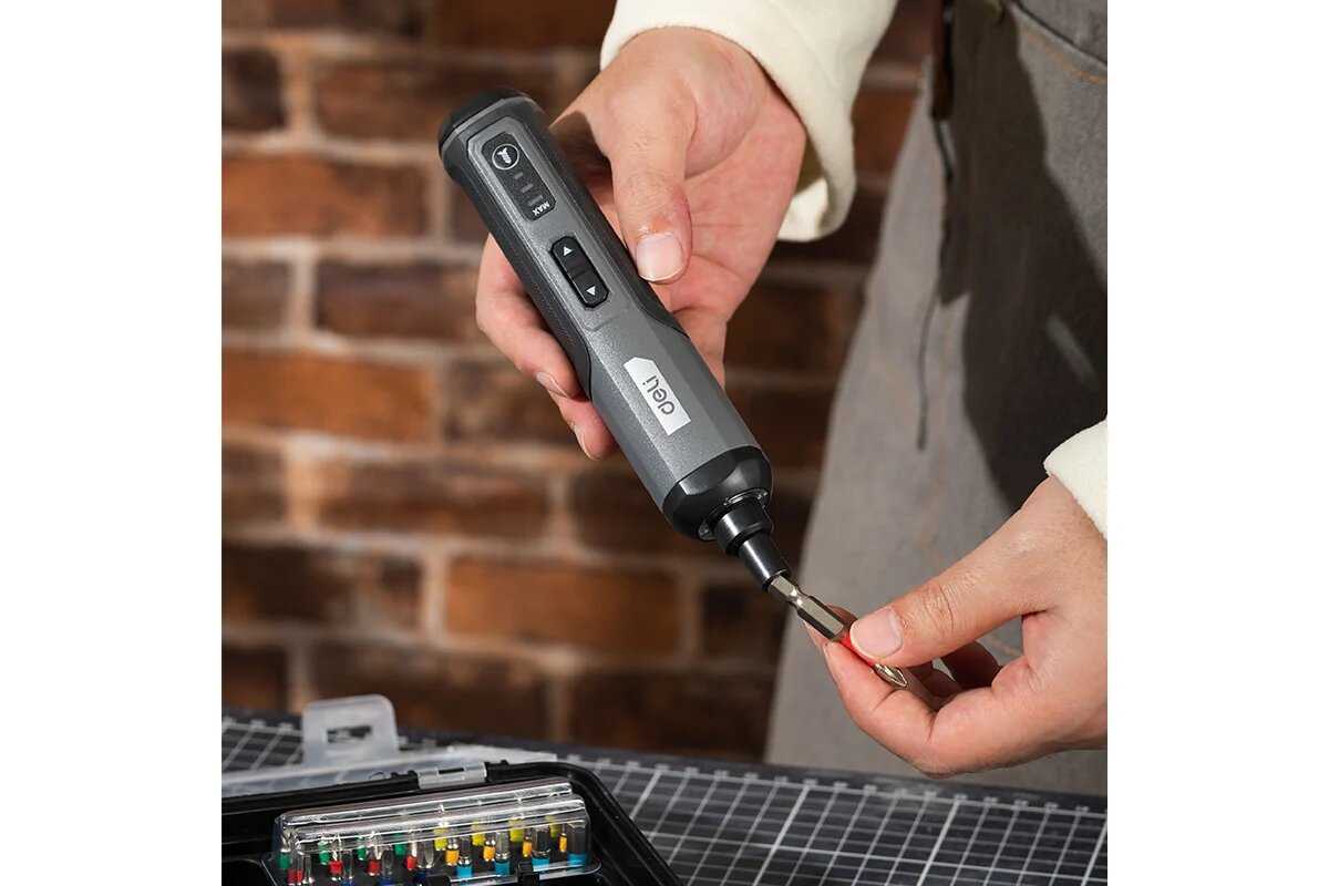 Отвертка аккумуляторная Deli Отвертка аккумуляторная прямая DL-DP04-E1B2 (3,6В, 2А/ч, 5Нм, реверс, подсветка, кейс) фотография 1