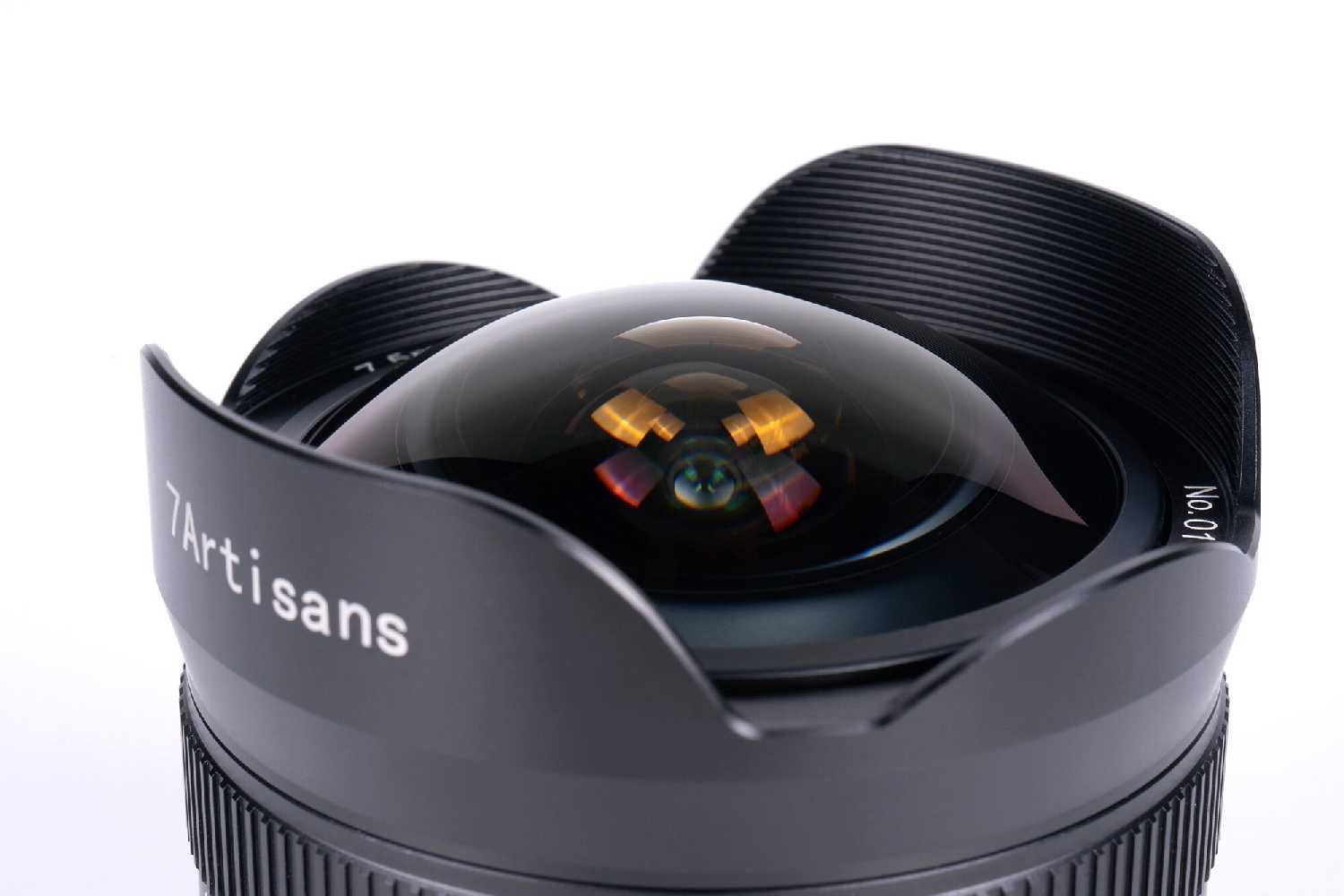 Объектив 7Artisans 7.5mm f/2.8 Mark II фотография 2