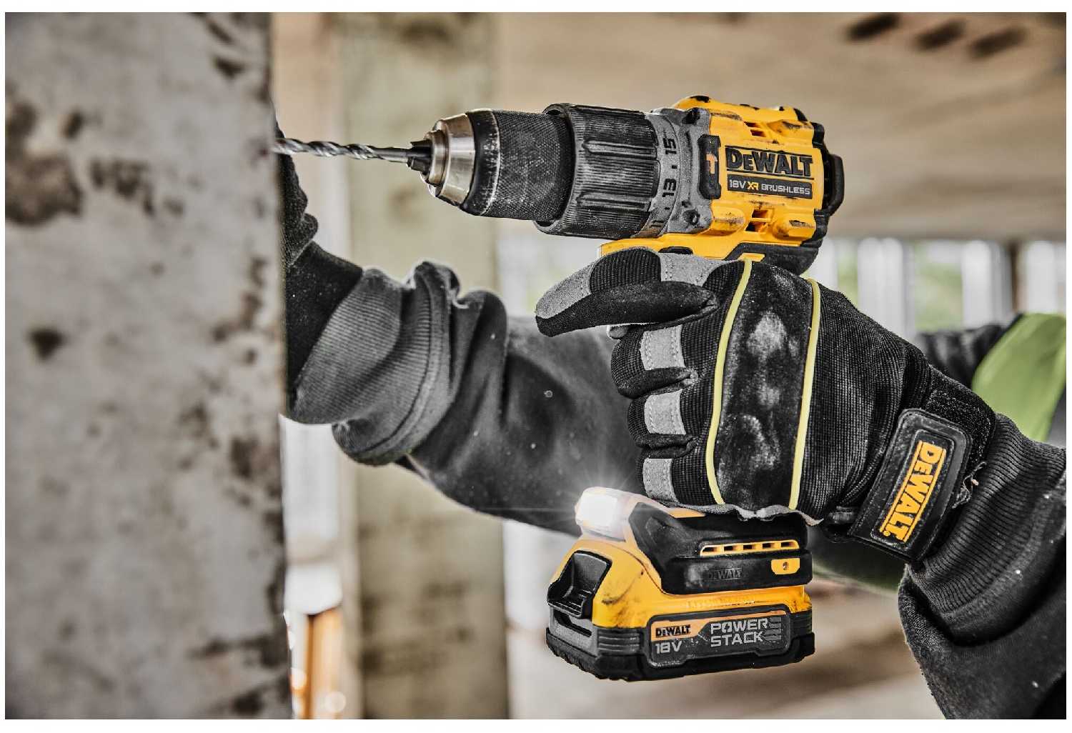 Аккумуляторная ударная дрель-шуруповерт DeWALT DCD805NT, без аккумулятора фотография 9