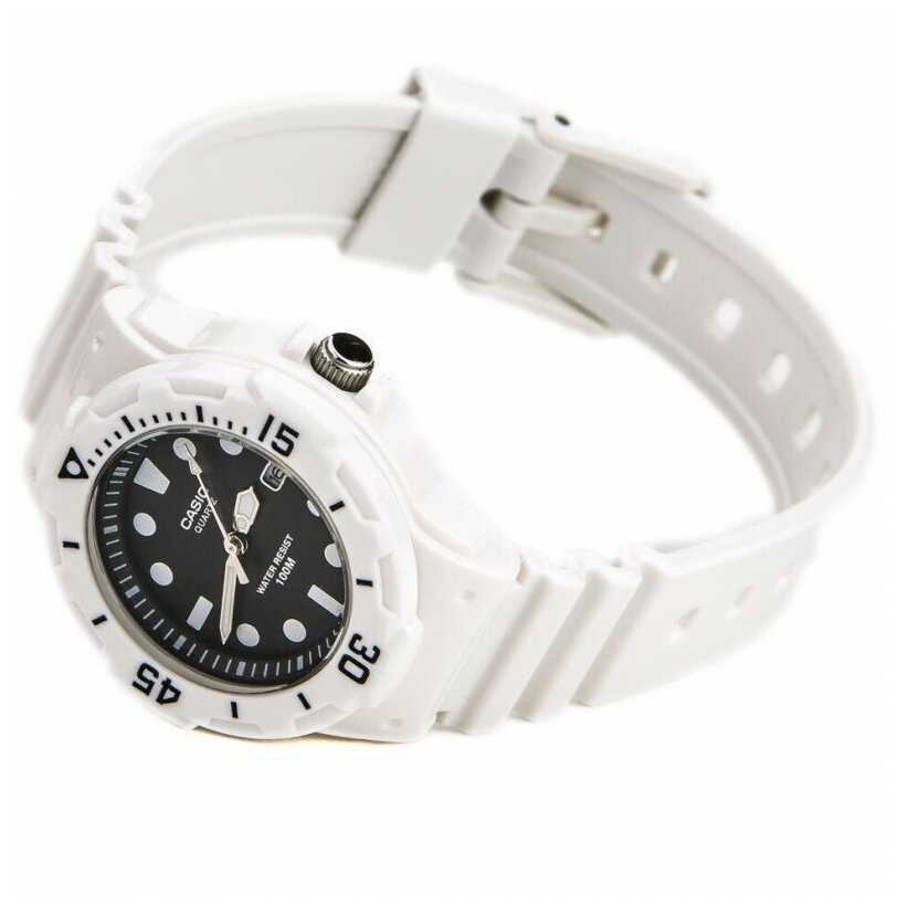 Японские наручные часы Casio Collection LRW-200H-1E фотография 1