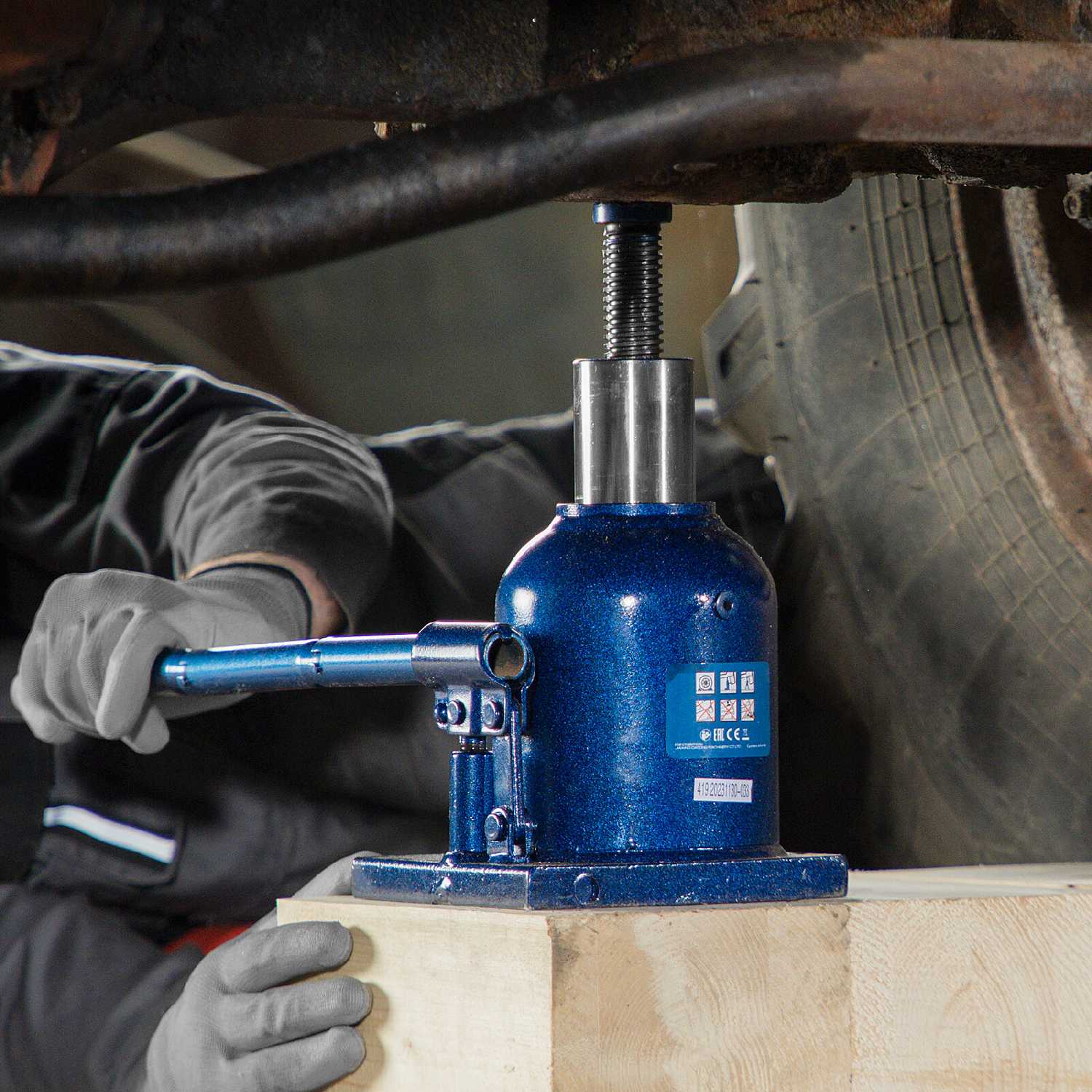 Домкрат бутылочный гидравлический Stels Домкрат бутылочный гидравлический (51119) фотография 12