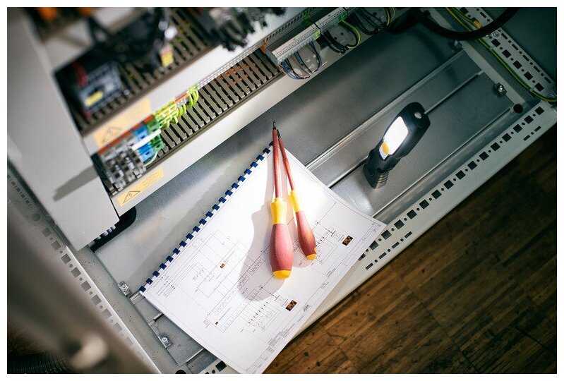 Фонарь от аккумулятора Brennenstuhl LED, 250+70 лм, IP20 (1175430010) фотография 5