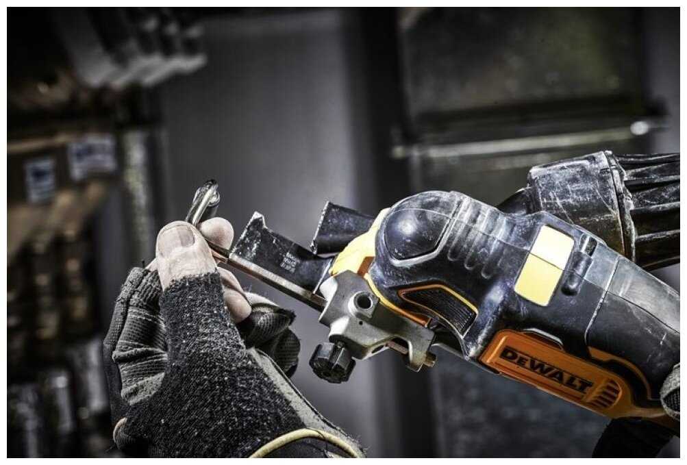 Реноватор DeWALT DCS356N Li-Ion 18В (DCS356N-XJ) фотография 7