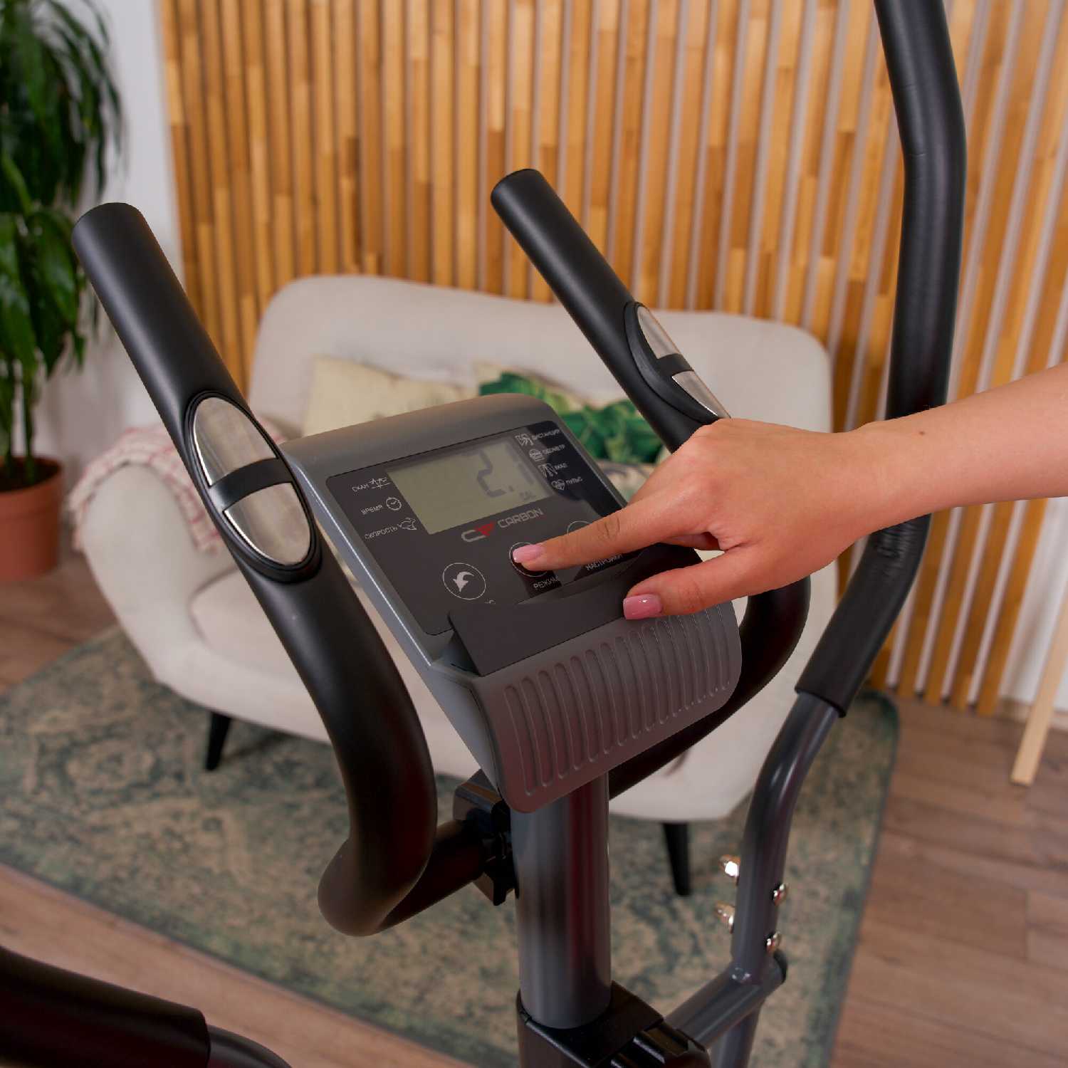 Эллиптический тренажёр CARBON FITNESS E109 фотография 8