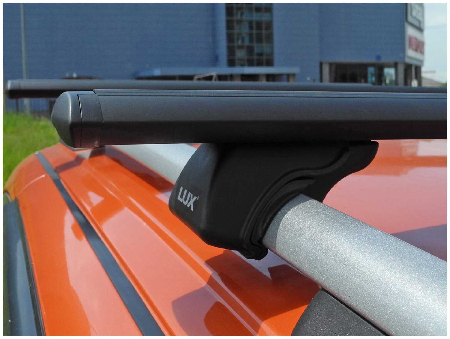 Багажник на рейлинги Лада Калина универсал (Lada Kalina universal / Lada Kalina Cross), Lux Классик, черные крыловидные дуги фотография 1