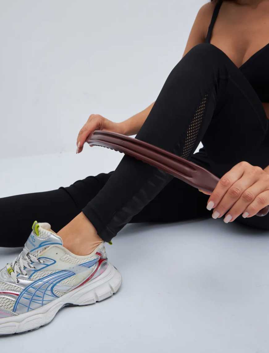 Антицеллюлитный ручной массажер Палка гуаша деревянная фотография 10