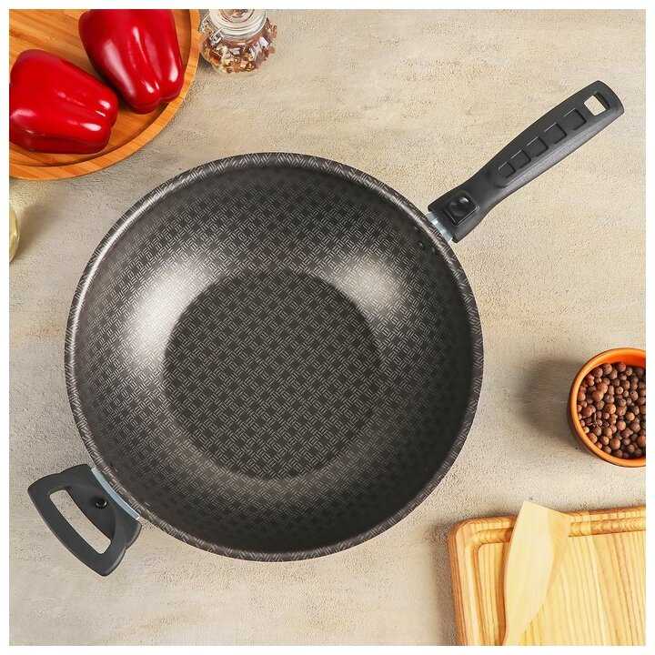 Сковорода ВОК Кружево, диаметр 28 см, с двумя съемными ручками фотография 1