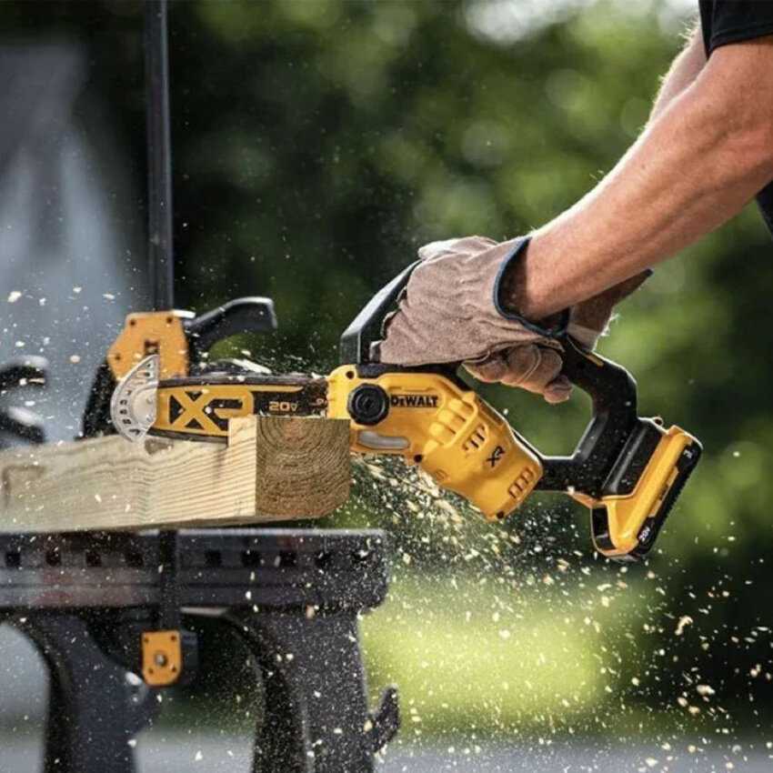 Аккумуляторная пила DeWALT Цепная пила (DCMPS520N) фотография 4
