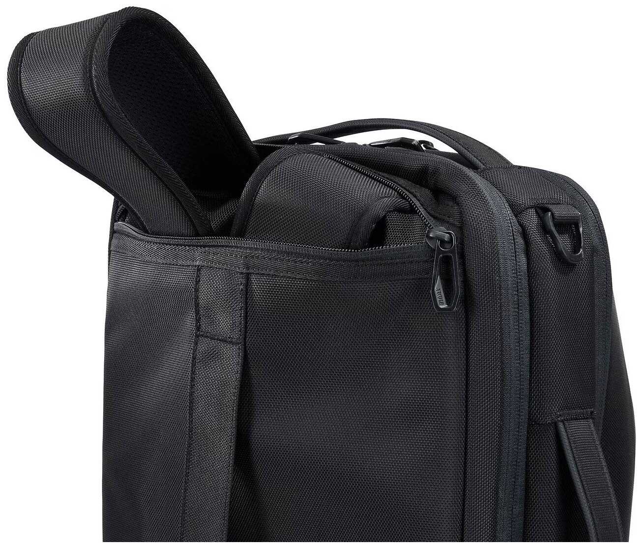Рюкзак Thule Accent convertible backpack (17L) фотография 8