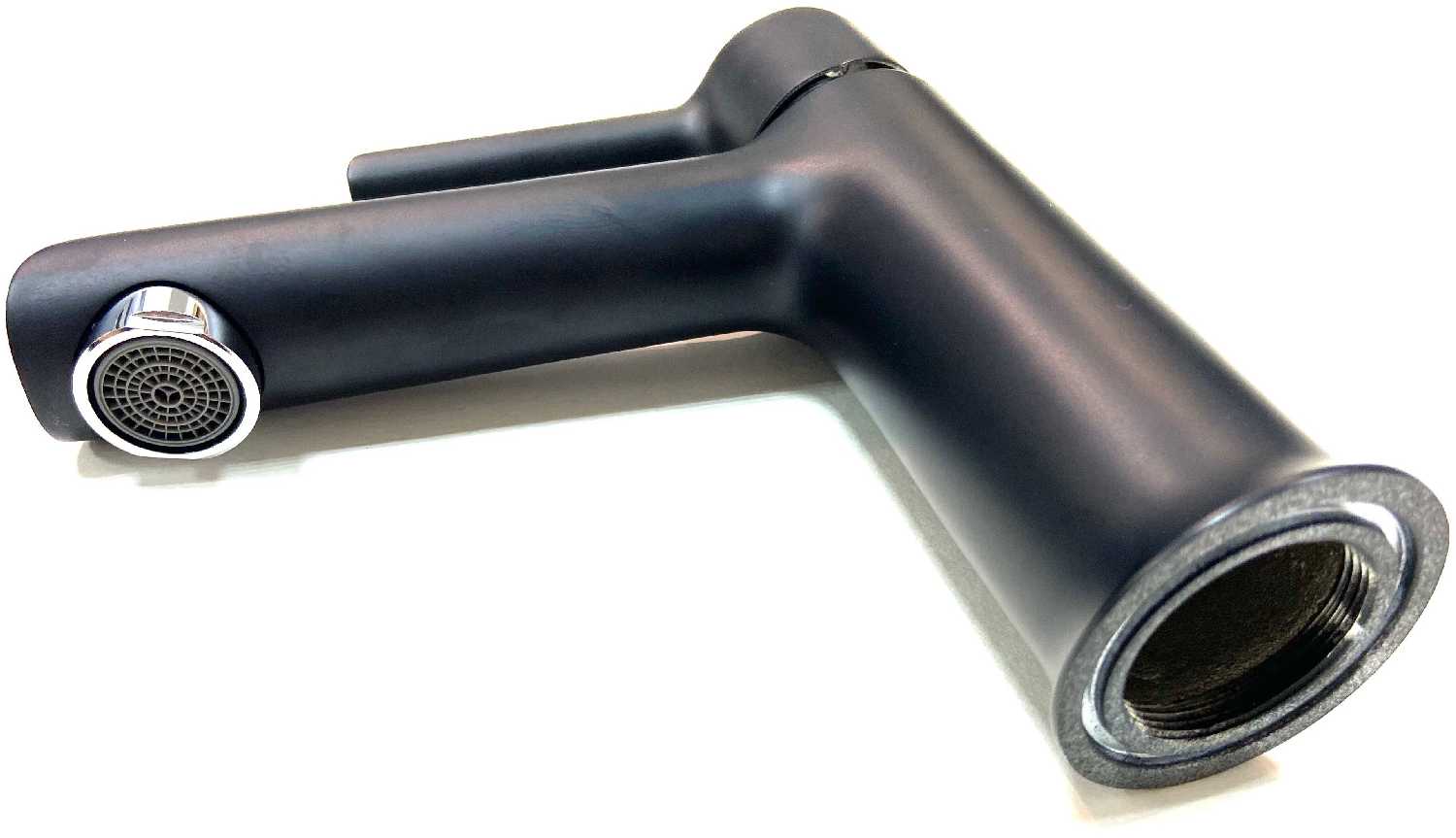 Смеситель для раковины с гигиенической лейкой HAIBA HB12805-7, черный-хром фотография 1