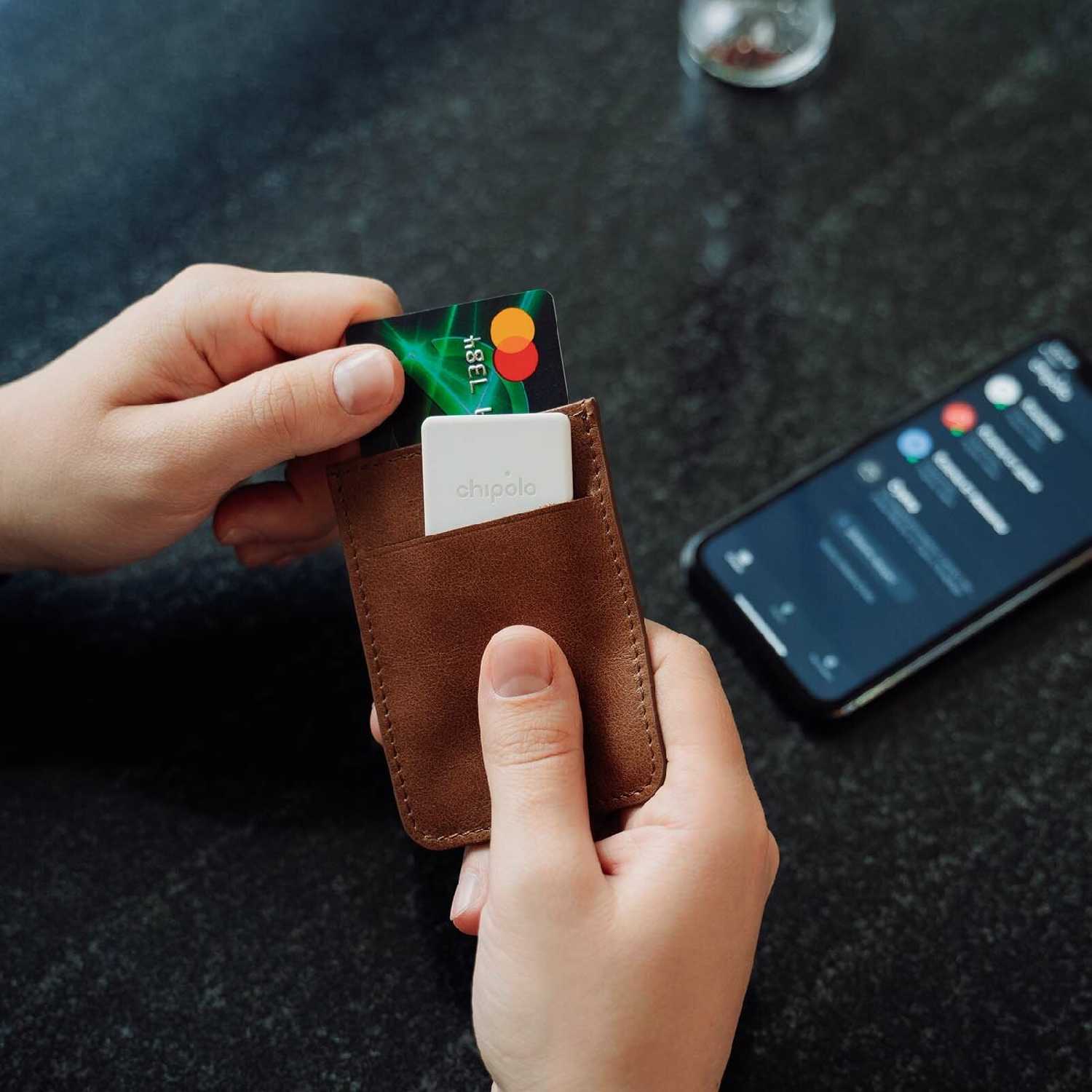 Умная карта-трекер Chipolo CARD фотография 6