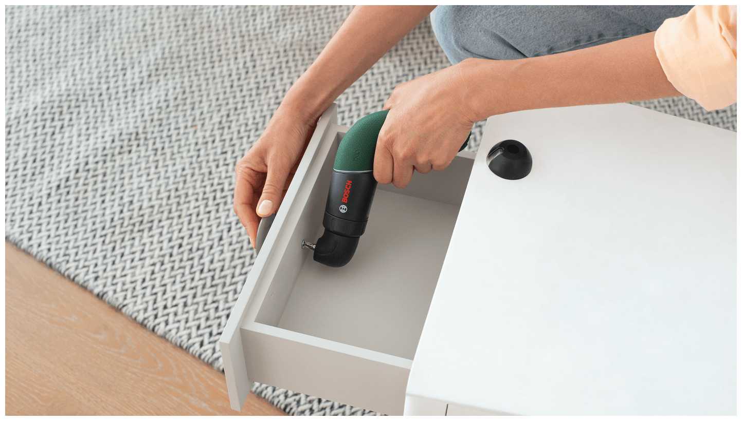 Аккумуляторная отвертка BOSCH IXO 6 set фотография 5