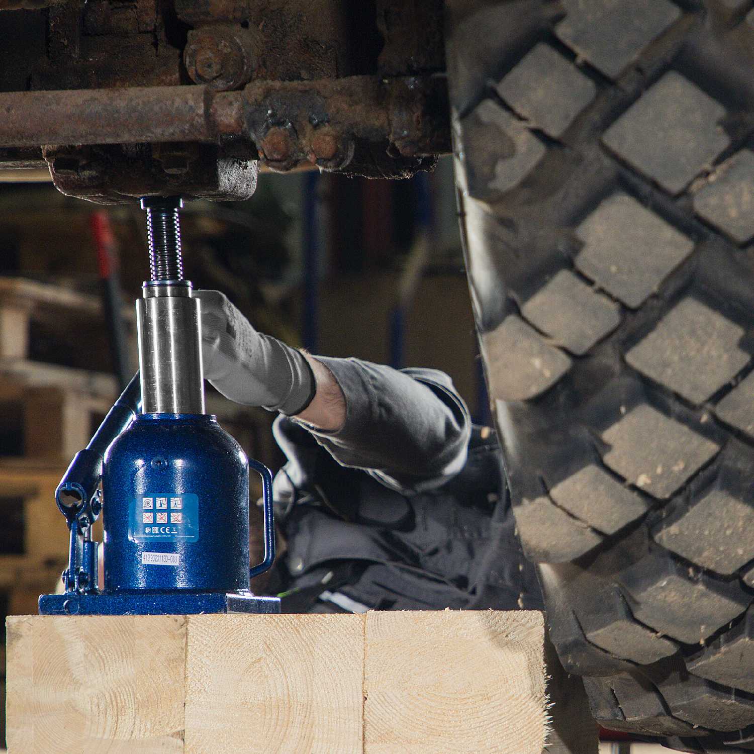 Домкрат бутылочный гидравлический Stels Домкрат бутылочный гидравлический (51119) фотография 11