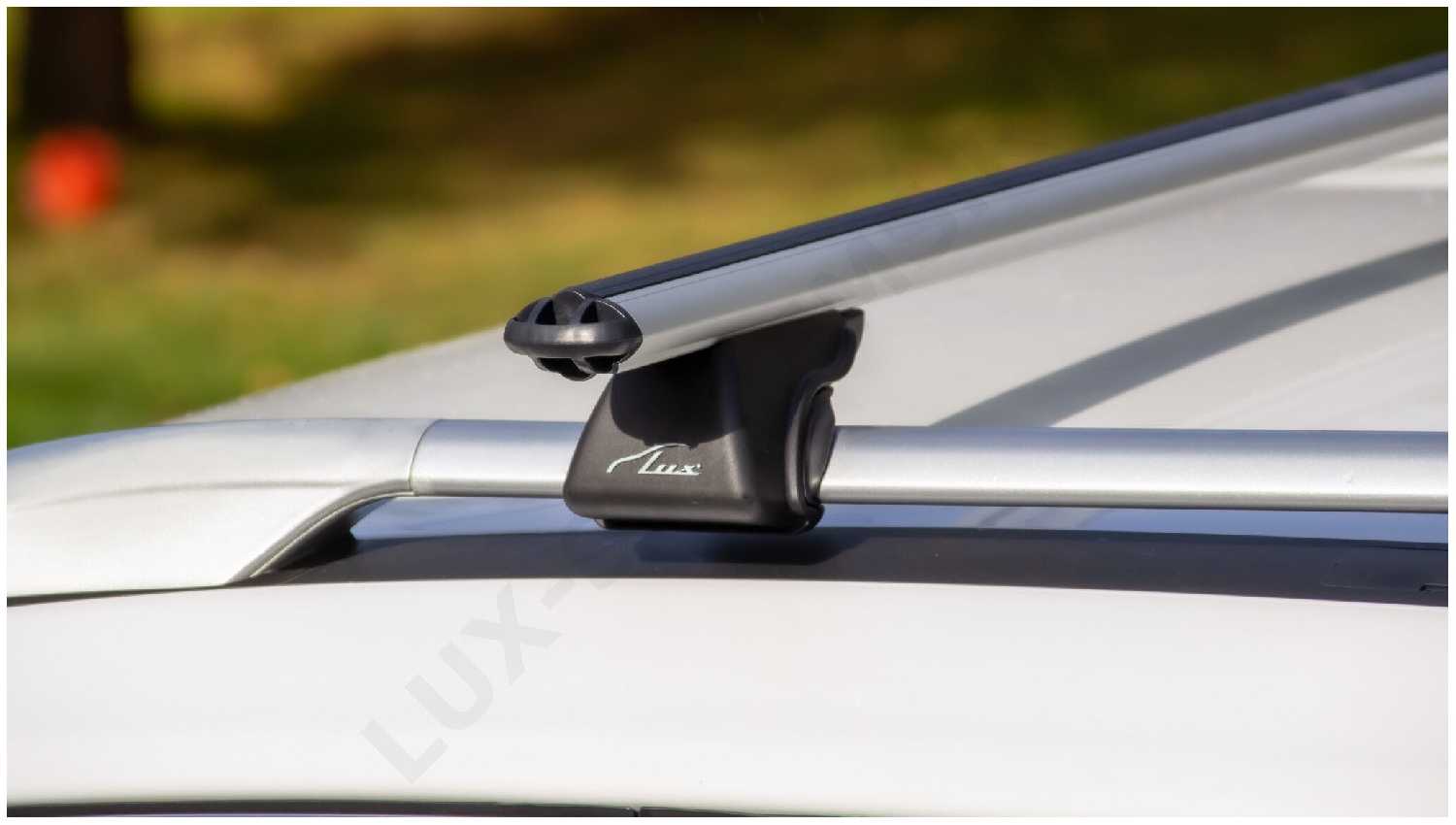 Багажник на рейлинги Nissan X-Trail T32 (2013-2022), Lux Классик, аэродинамические дуги (53 мм) фотография 5