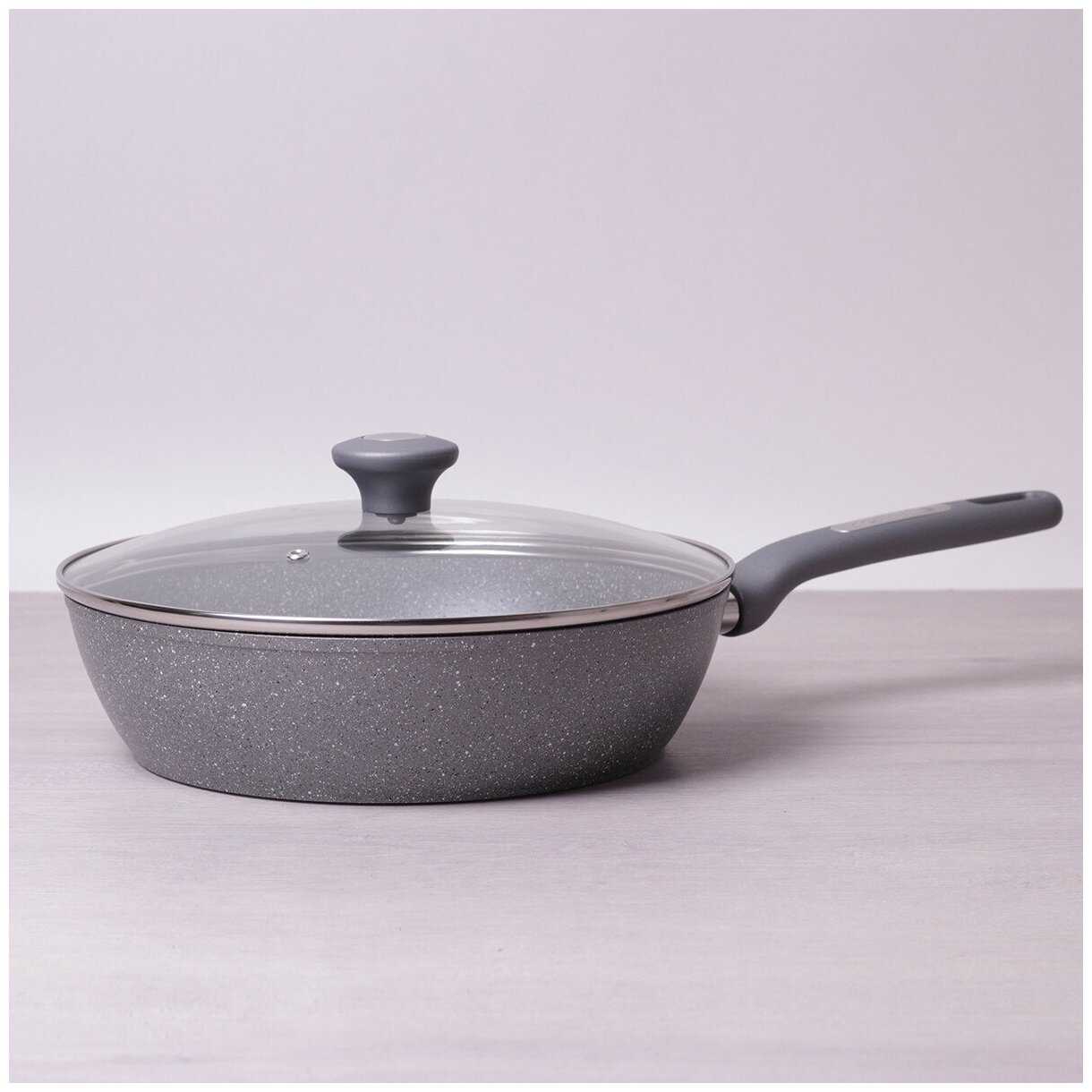 Сотейник 28 см с крышкой Kamille KM-4277GR (Ø28х7.5 см) из кованного алюминия с серым мраморным покрытием фотография 1