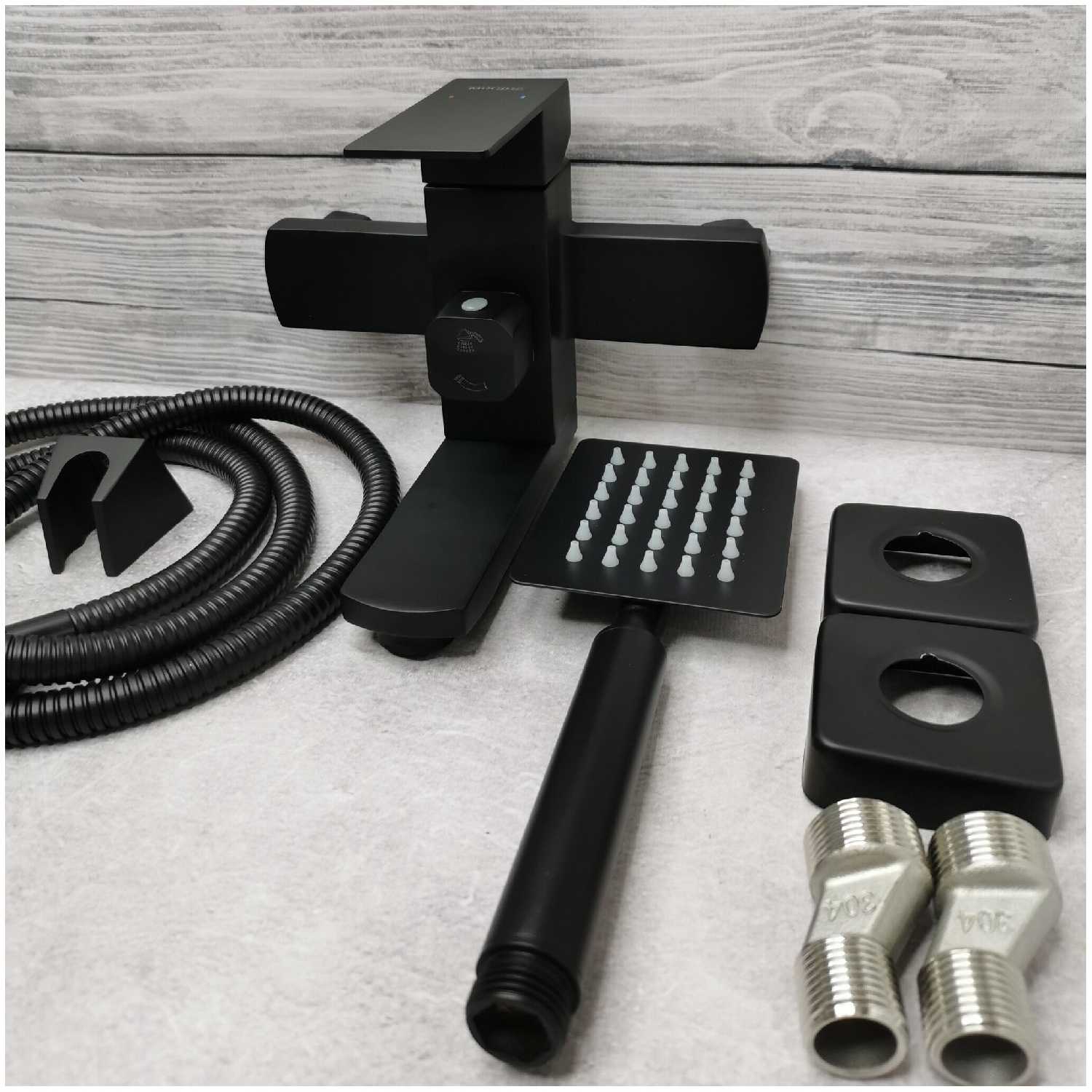 Комплект смесителей чёрного цвета для ванной комнаты Mixxus KUB BLACK-0901 фотография 3