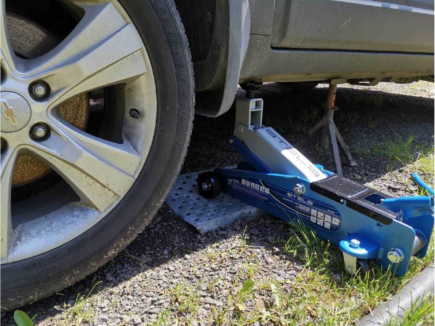 Домкрат подкатной гидравлический Stels Домкрат подкатной гидравлический для мототехники (51134) фотография 15