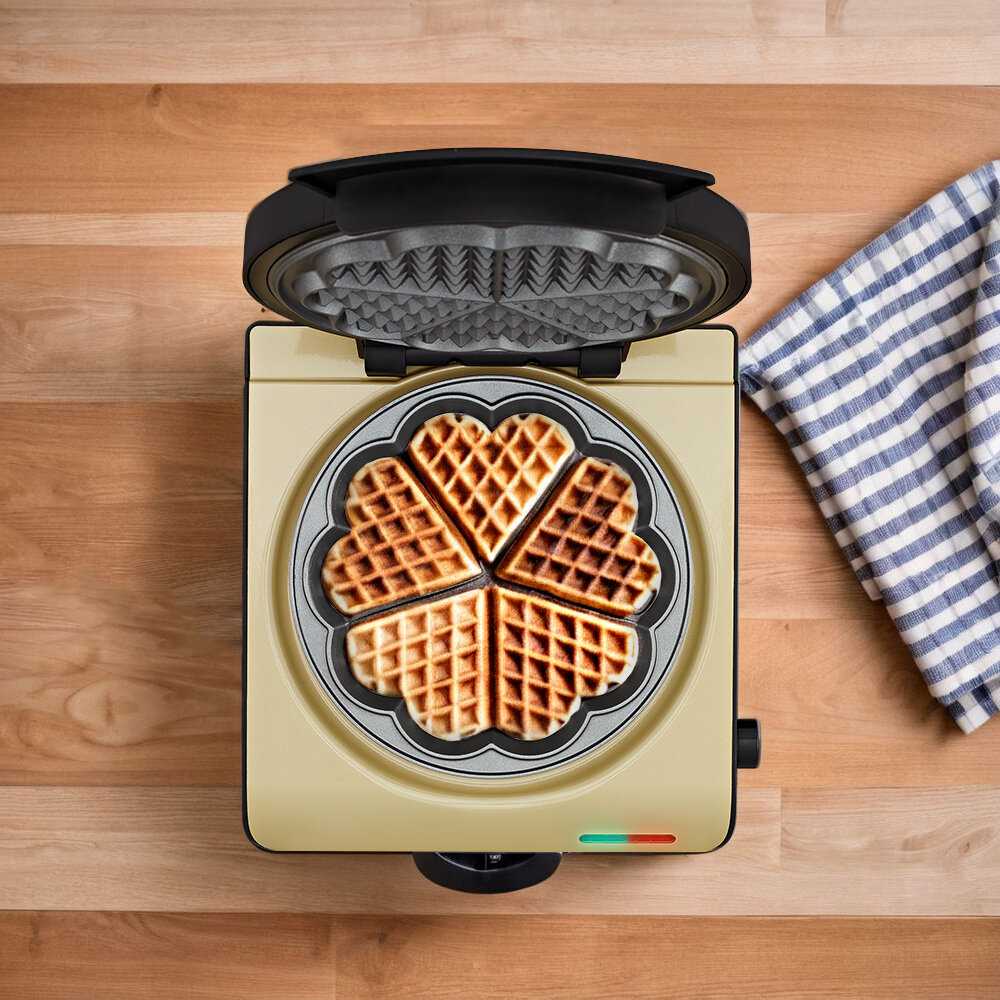 Вафельница Kitfort КТ-3693 фотография 3