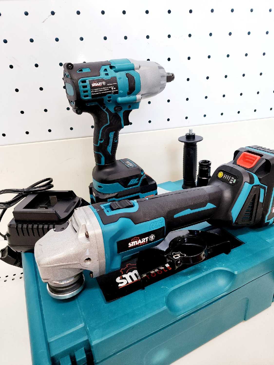 Набор бесщеточного аккумуляторного инструмента Smart 2 в 1 (гайковерт 650Нм + ушм 125мм) фотография 2