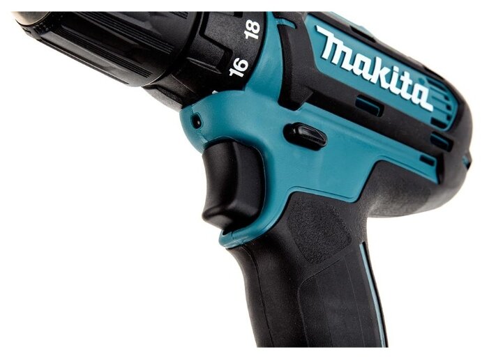 Аккумуляторная дрель-шуруповерт Makita DF331DWME фотография 6