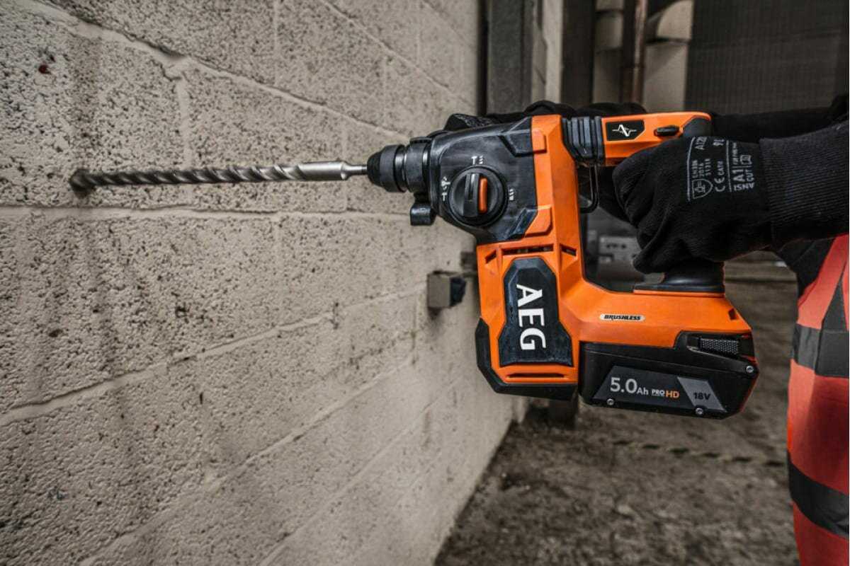 Перфоратор AEG BBH18BL2-0 (4935480697) фотография 3