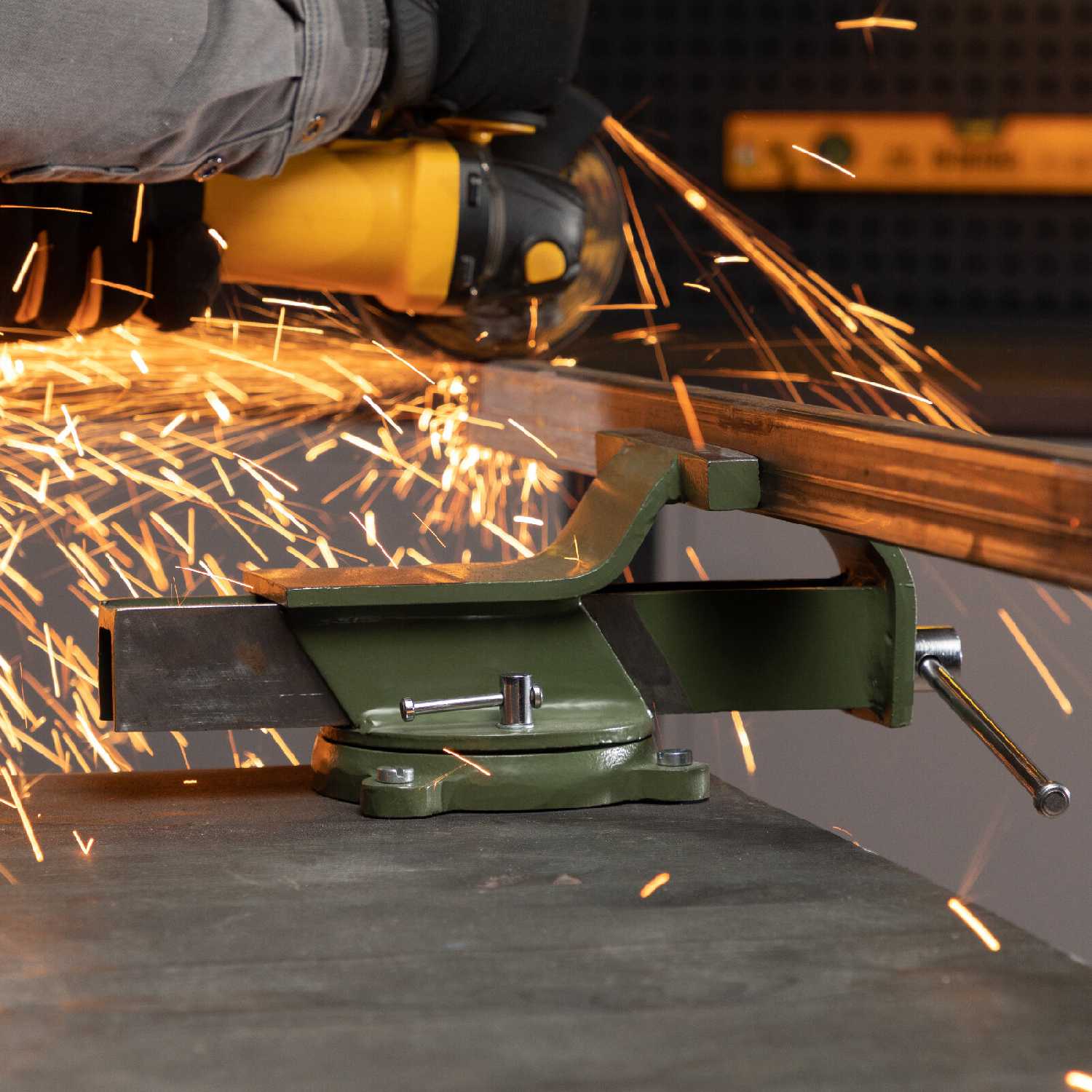 Тиски слесарные Сибртех 150 мм поворотные (18620) фотография 3