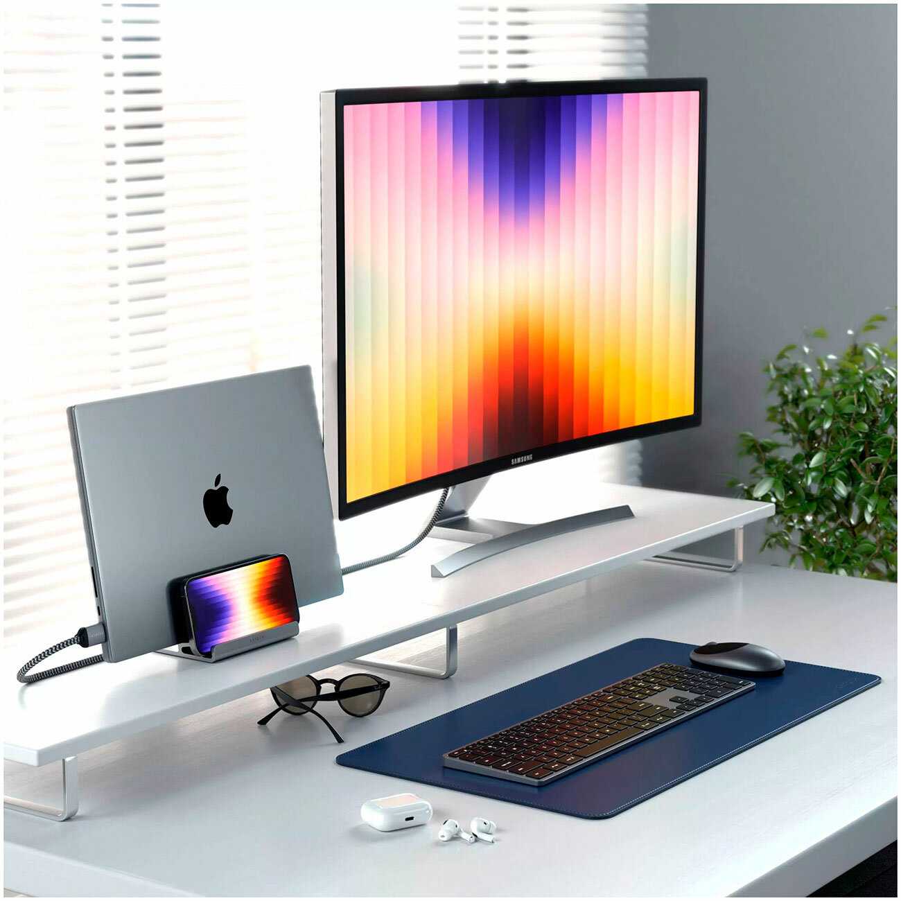 Настольная подставка Satechi Dual Vertical Laptop Stand (ST-DVLTST) фотография 12
