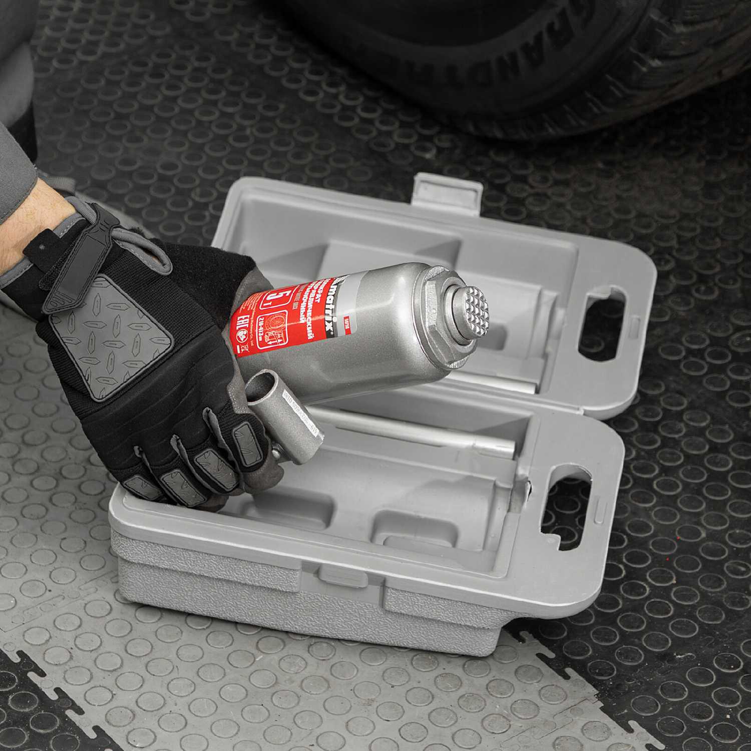 Домкрат бутылочный гидравлический Matrix Домкрат бутылочный гидравлический (50756) фотография 6