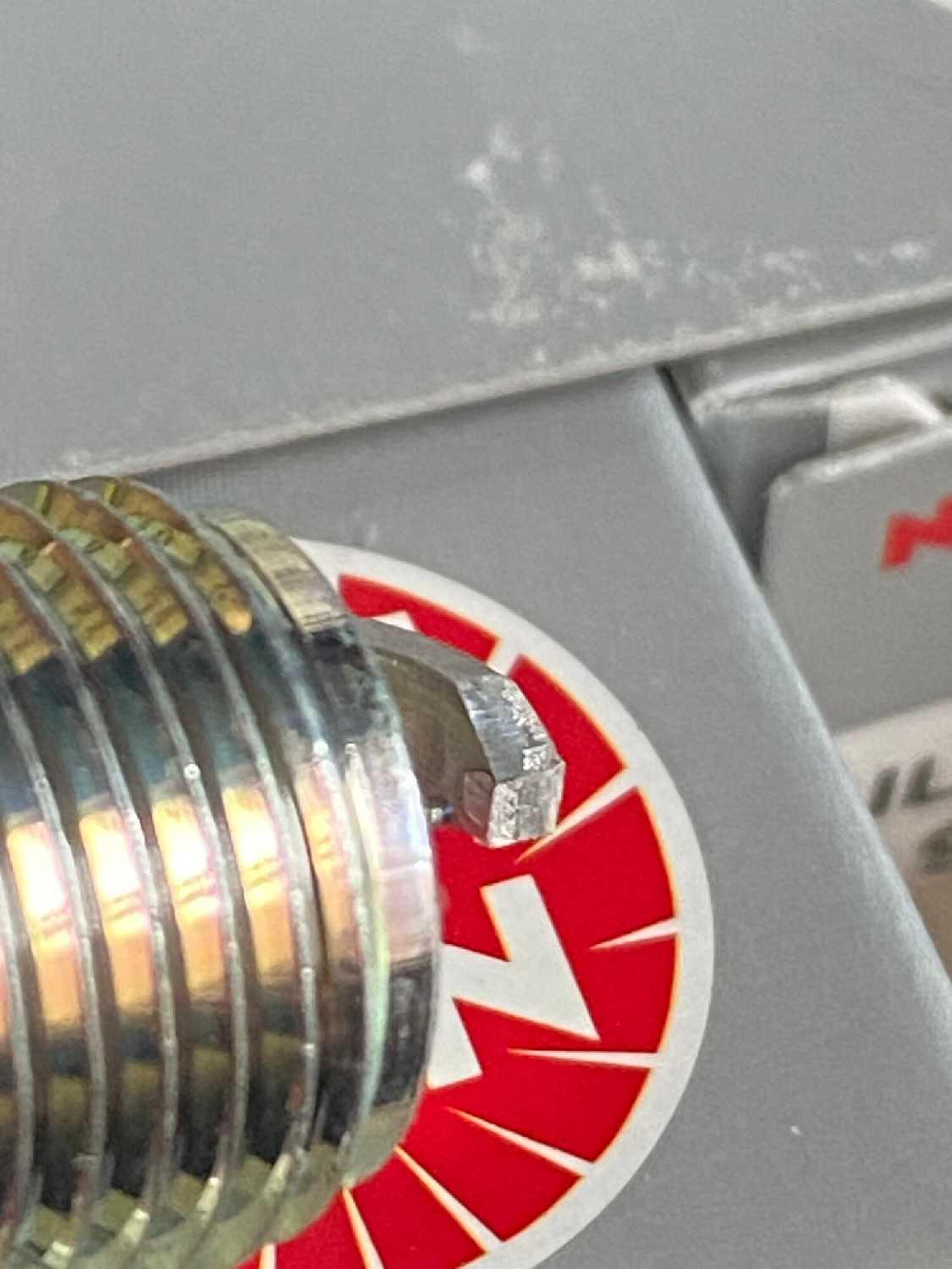 Свечи NGK 91006, иридиевые электроды, длина резьбы 26,5 мм, калильность холодная фотография 7