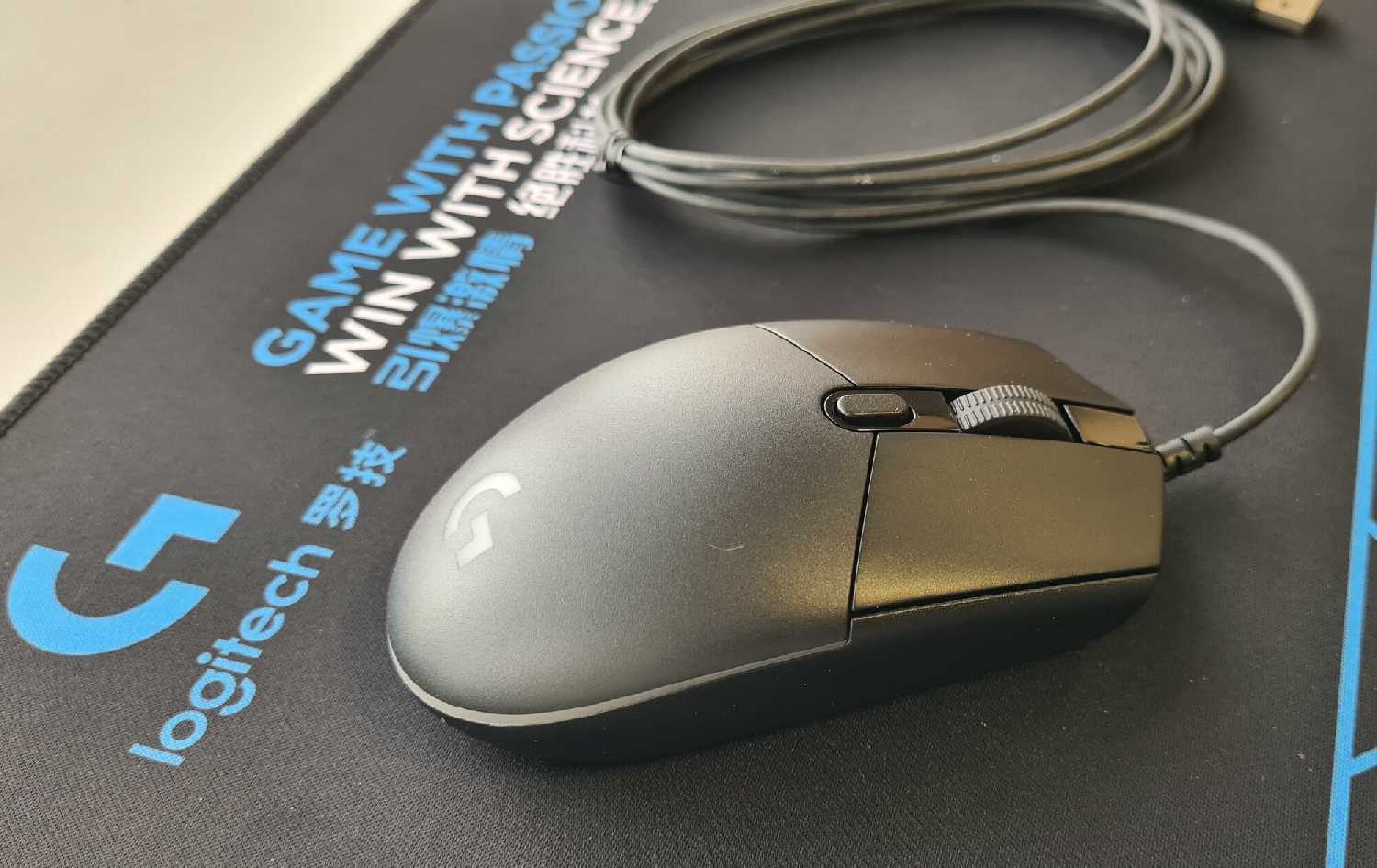 Комплект Logitech Мышь G102 + Коврик + Противоскользящие коньки фотография 3