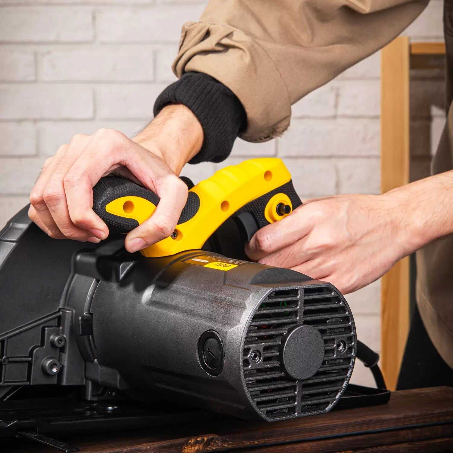 Циркулярная пила Deli Циркулярная пила (DL-YJ235-E1) фотография 12