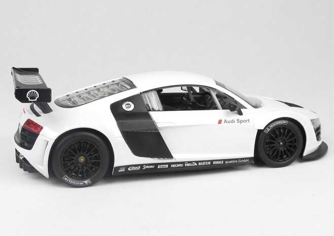 Машина AUDI R8 (46800S) фотография 7