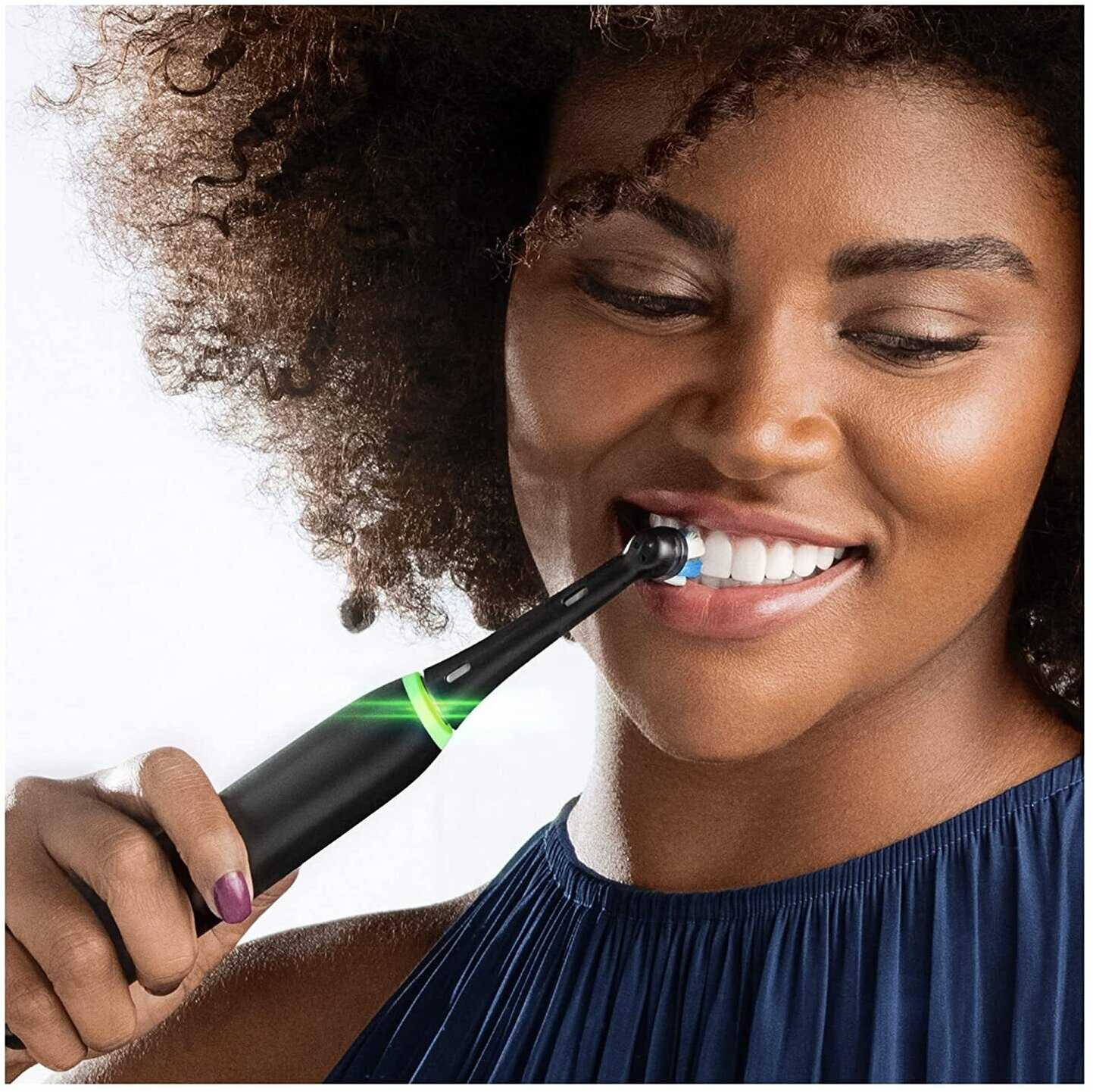 Электрическая зубная щетка Oral-B iO Series 4 (EFLS412) фотография 5