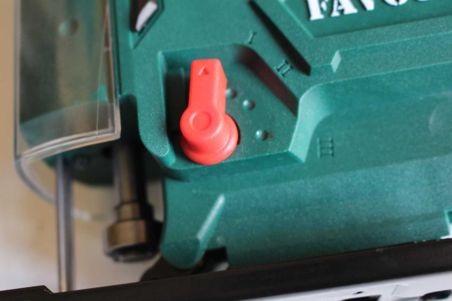 Лобзик аккумуляторный FAVOURITE OBS 21 JS Li-ion, 21 В, 2/4 Ач, 0-2850 об/мин 55/5 мм One battery system соло фотография 4