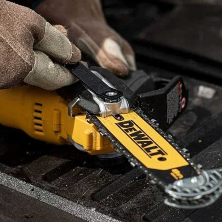Аккумуляторная пила DeWALT Цепная пила (DCMPS520N) фотография 3