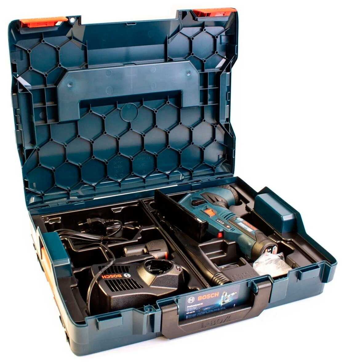 Электролобзик BOSCH GST 12V-70 (3.0Ач х2) фотография 1