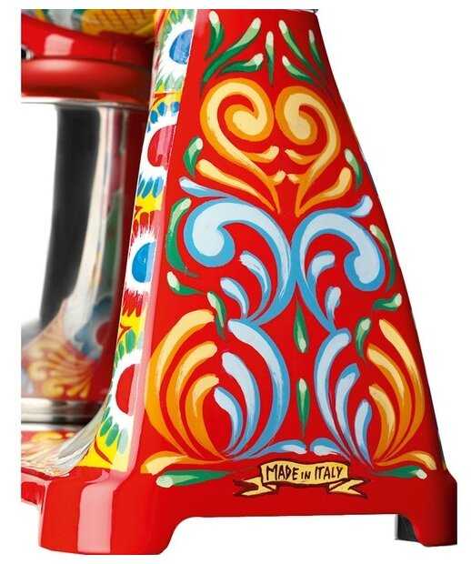 Миксер Smeg SMF03 фотография 24