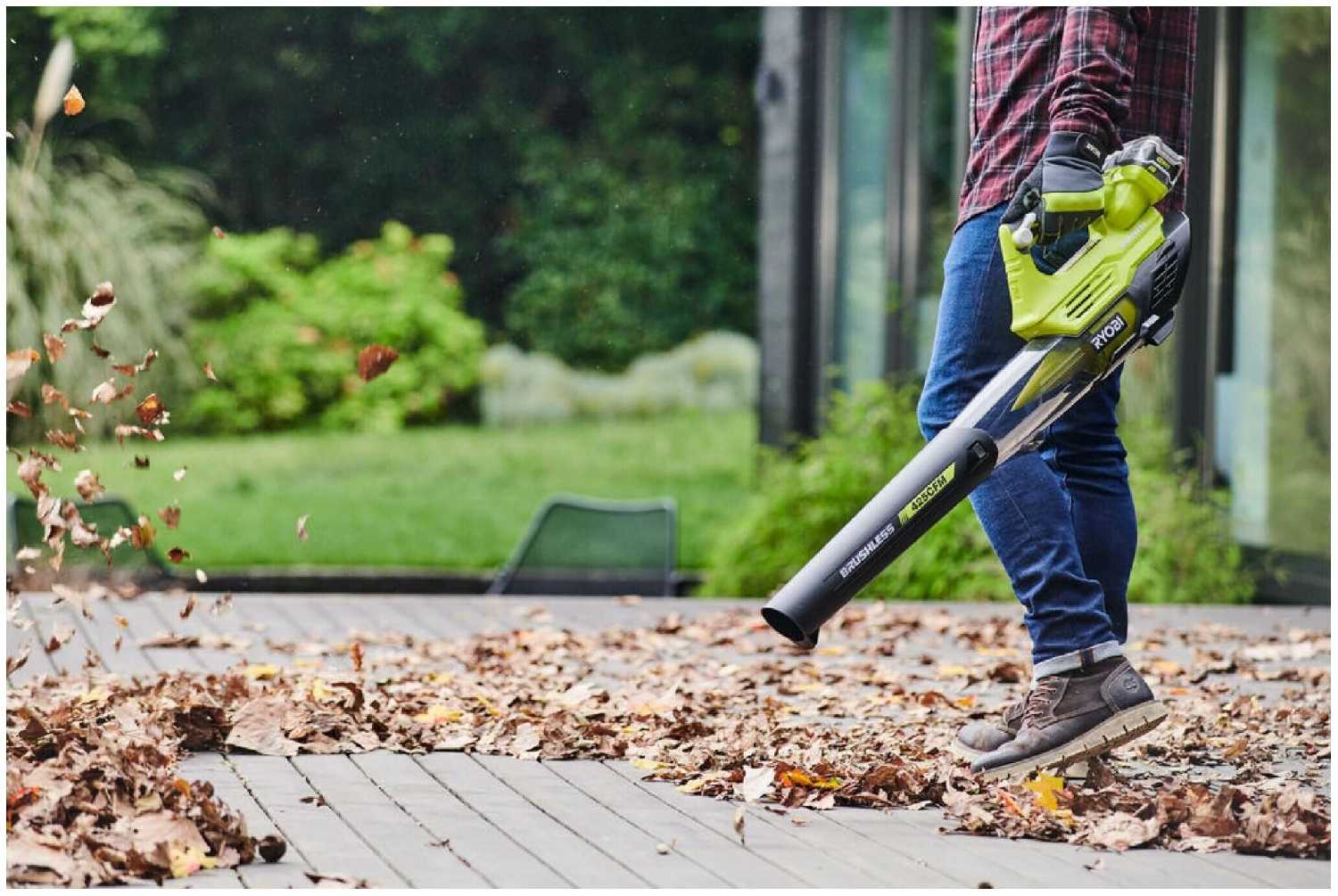 Аккумуляторная воздуходувка RYOBI RY18BLXA-0 фотография 3